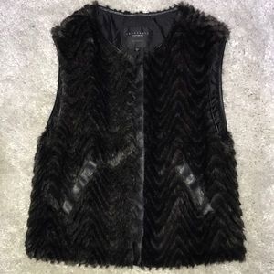 Sanctuary Clothing Faux Fur Zip-Up Vest